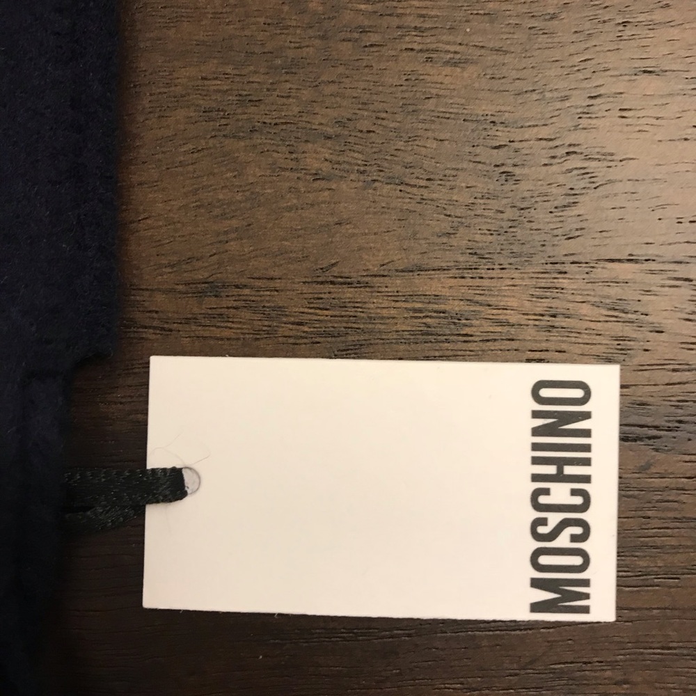 ❤️last 1❤️Moschino Merino Wool Scarf - Picture 3 of 5